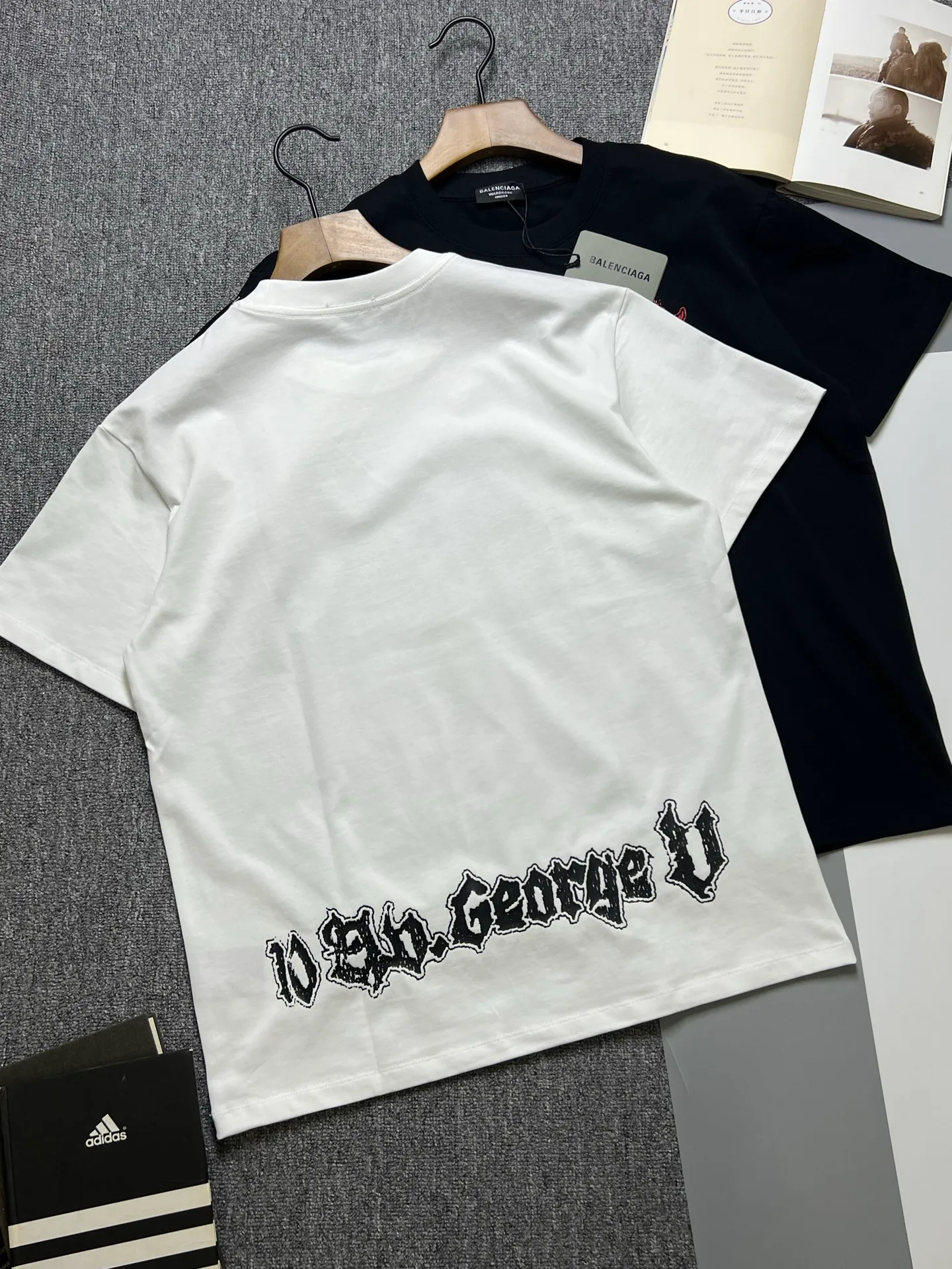 🔥🔥🔥 BALENCIAGA LOGO ， Retro Same Style T Versatile : Black White